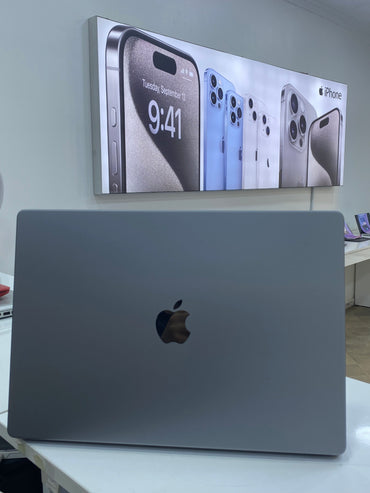 MacBook M2 PRO