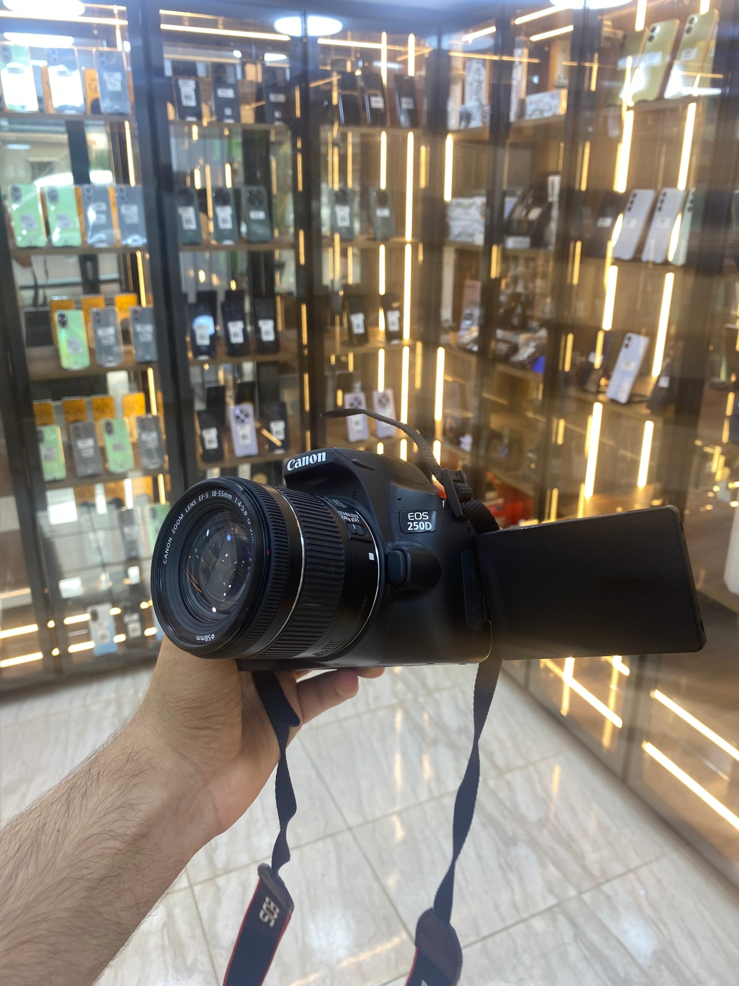 Canon 250D