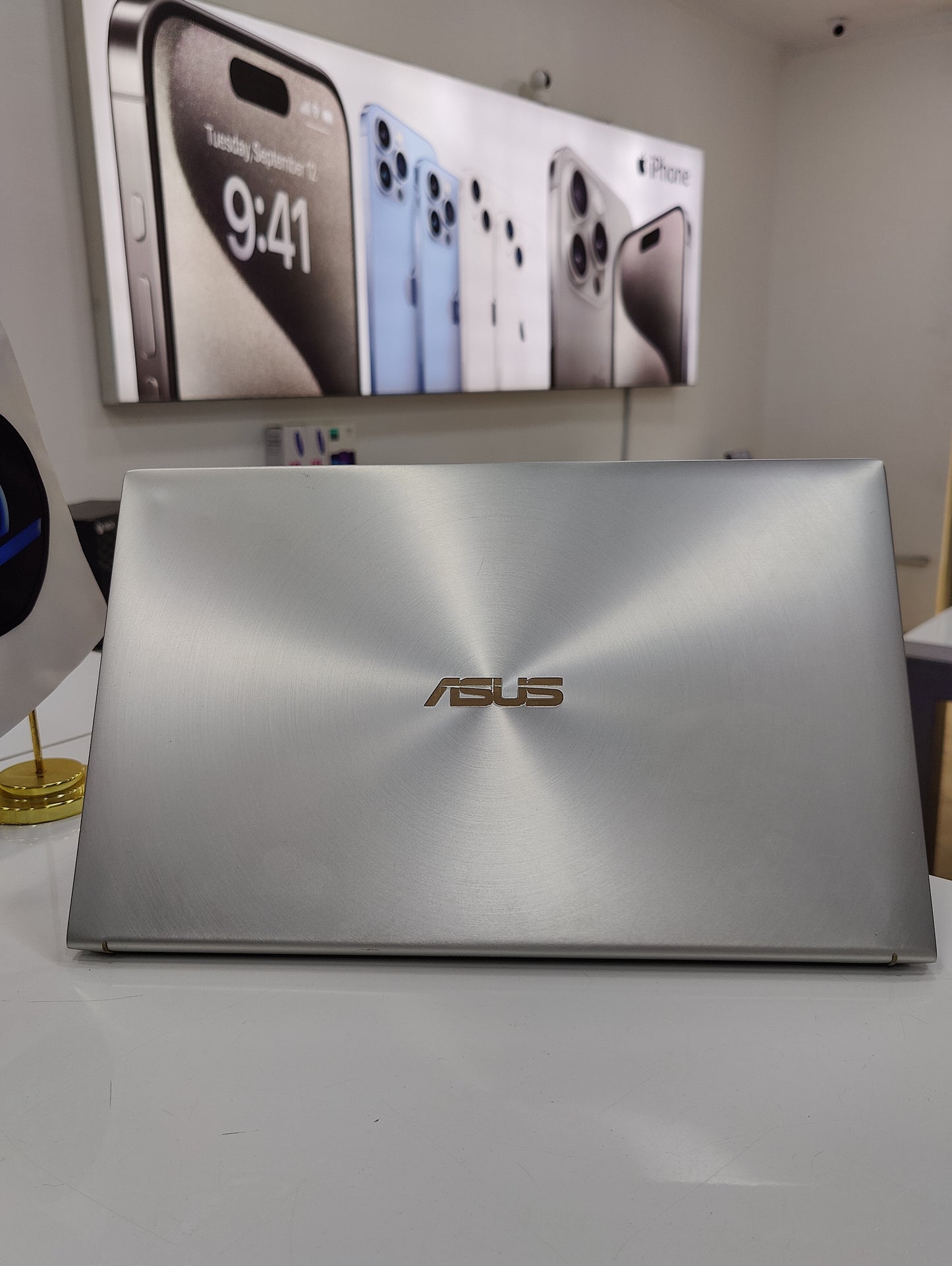 ASUS ZENBOOK 15/ I7 10TH