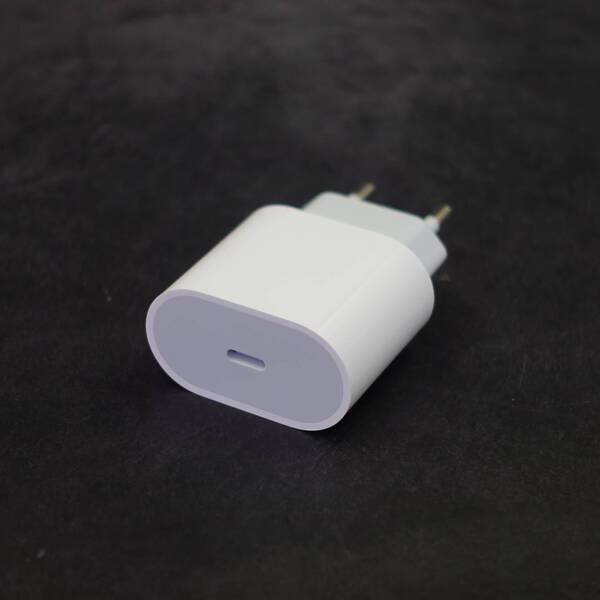 IPHONE 15 PD 20W CHARGER